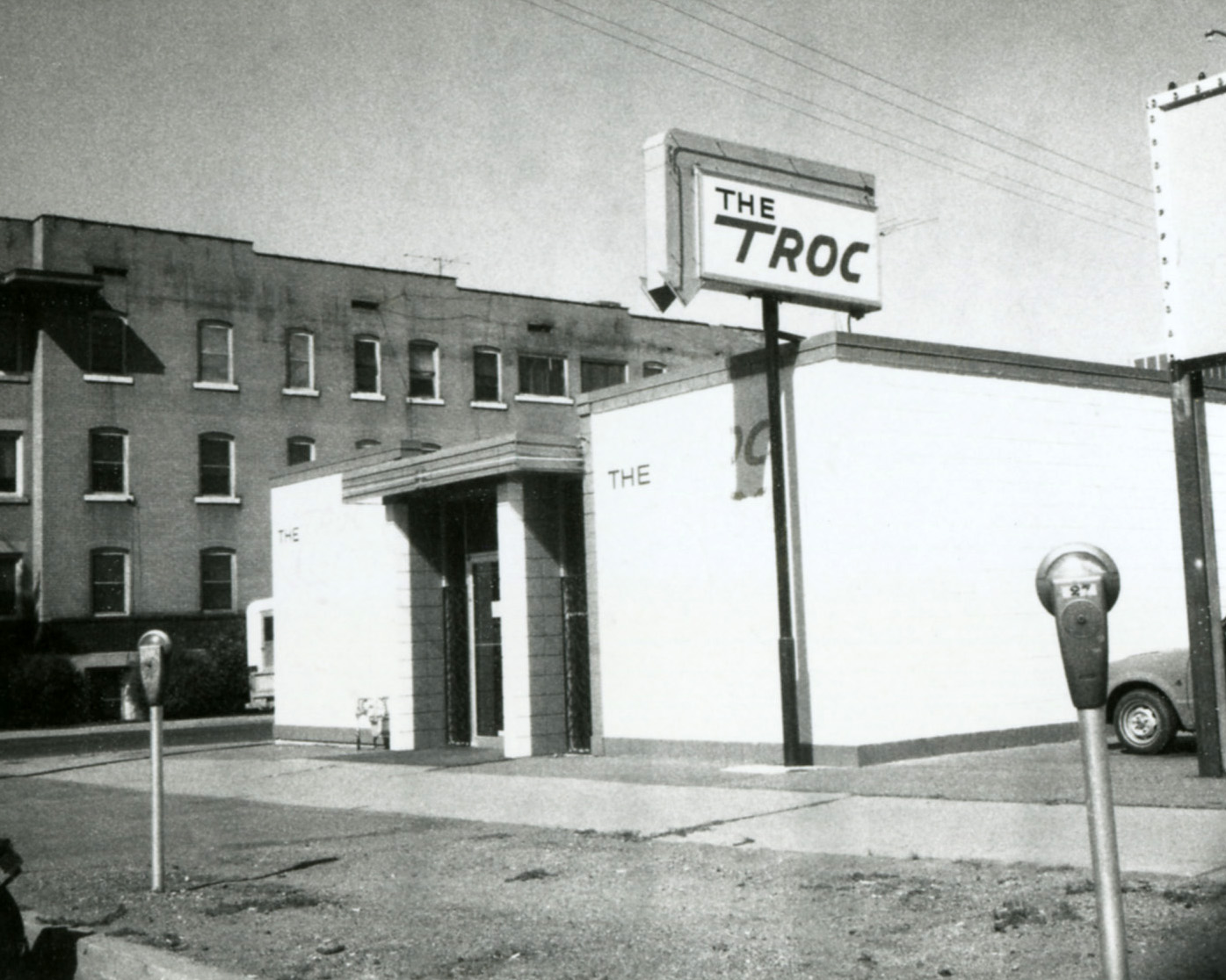 The Troc Lounge and Grille located at 2675 Washington Boulevard